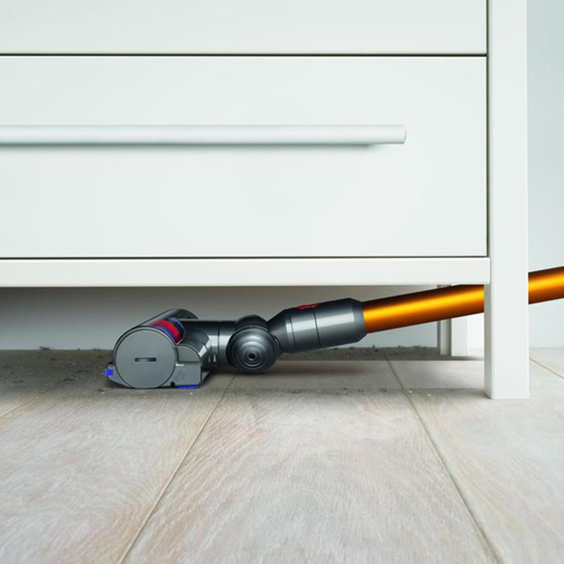 Dyson V8 time to break free!