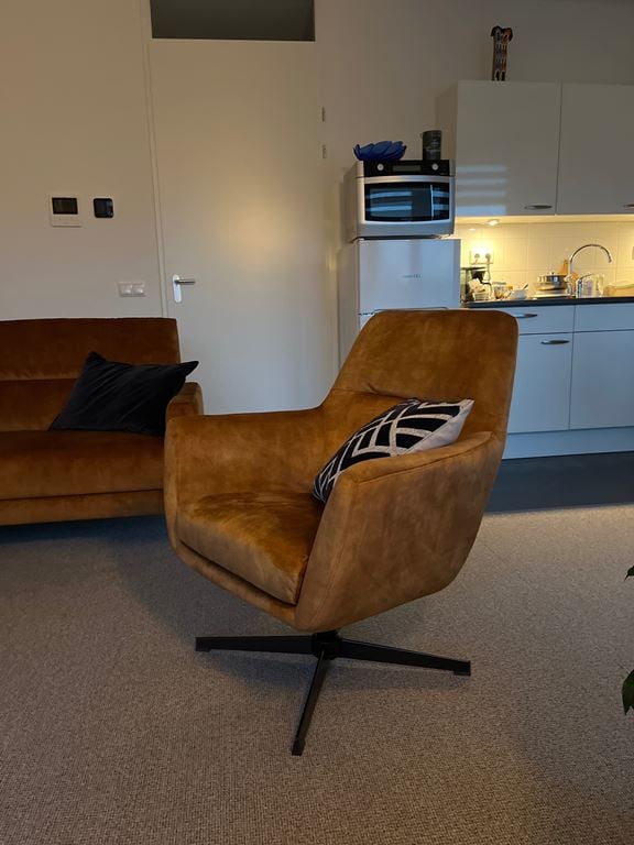 by fonQ Edgar Fauteuil Draaibaar - Cognac