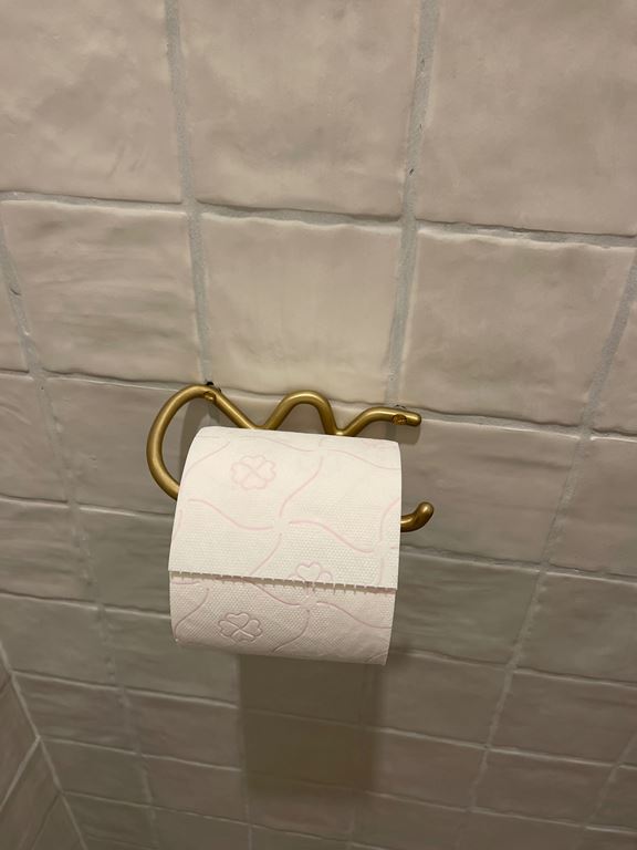 ferm LIVING Curvature Toiletrolhouder Goud