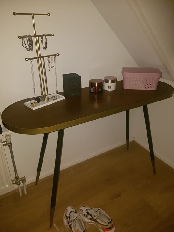 by fonQ  Hendrix Sidetable