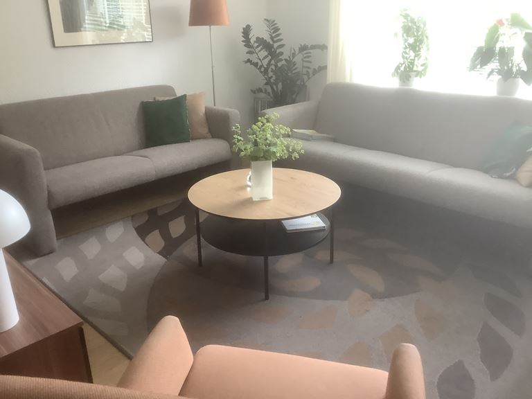 by fonQ  Silverstone Salontafel