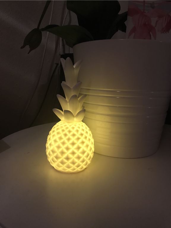 Kikkerland Ananas LED Tafellamp