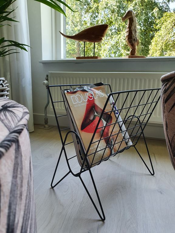 LOFT42 Maggy Tijdschriftenrek Staand - Metaal - Mat Zwart - 39x38x26