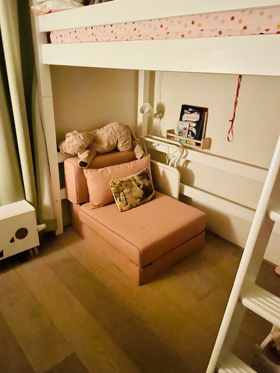 Kave Home Arty Poef Eenpersoonsbed Roze