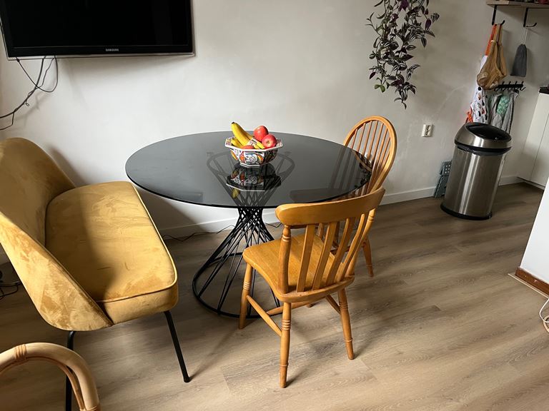 Kave Home Niut Eettafel - Ø 120 cm - Zwart Glas