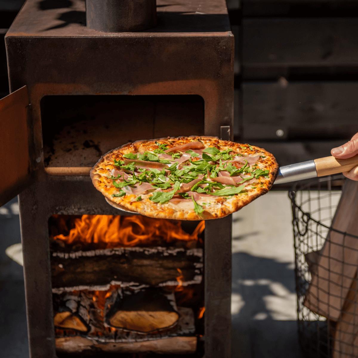 Esschert Design Terraskachel met pizzaoven roestkleurig