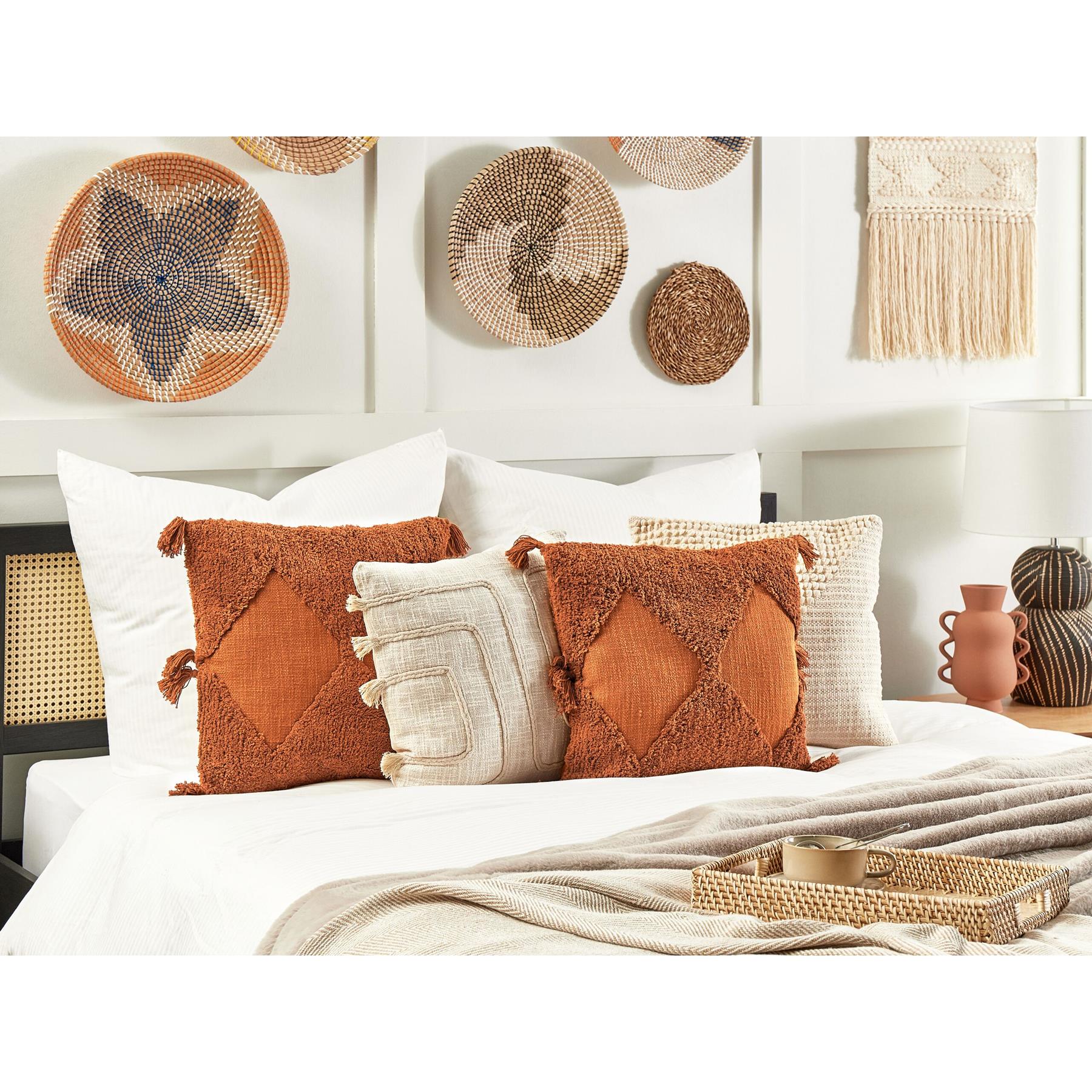 Beliani - AVIUM - Sierkussen set van 2 - Oranje - 45 x 45 cm - Katoen