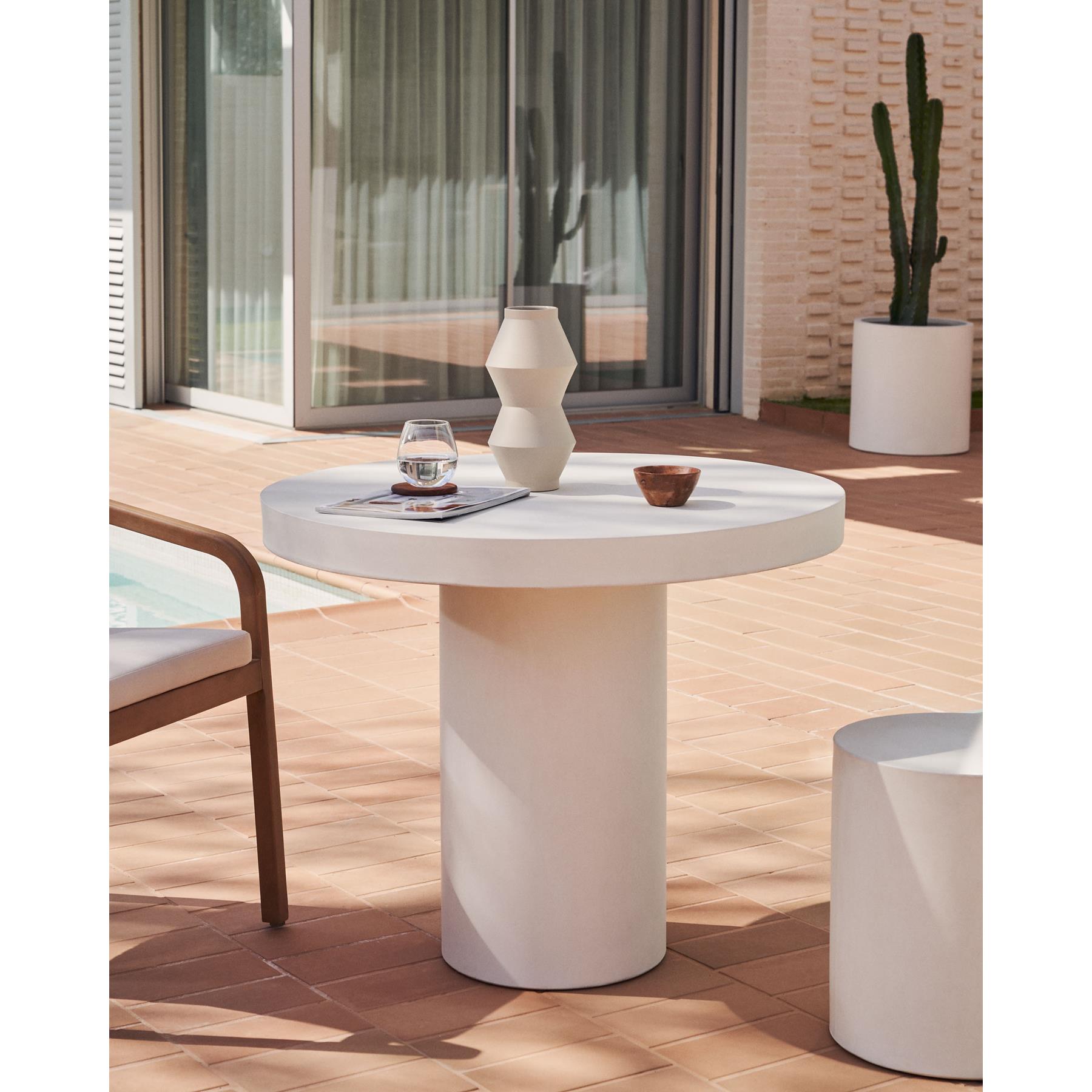 Kave Home - Aiguablava voetsteun in wit cement, Ø 37 cm