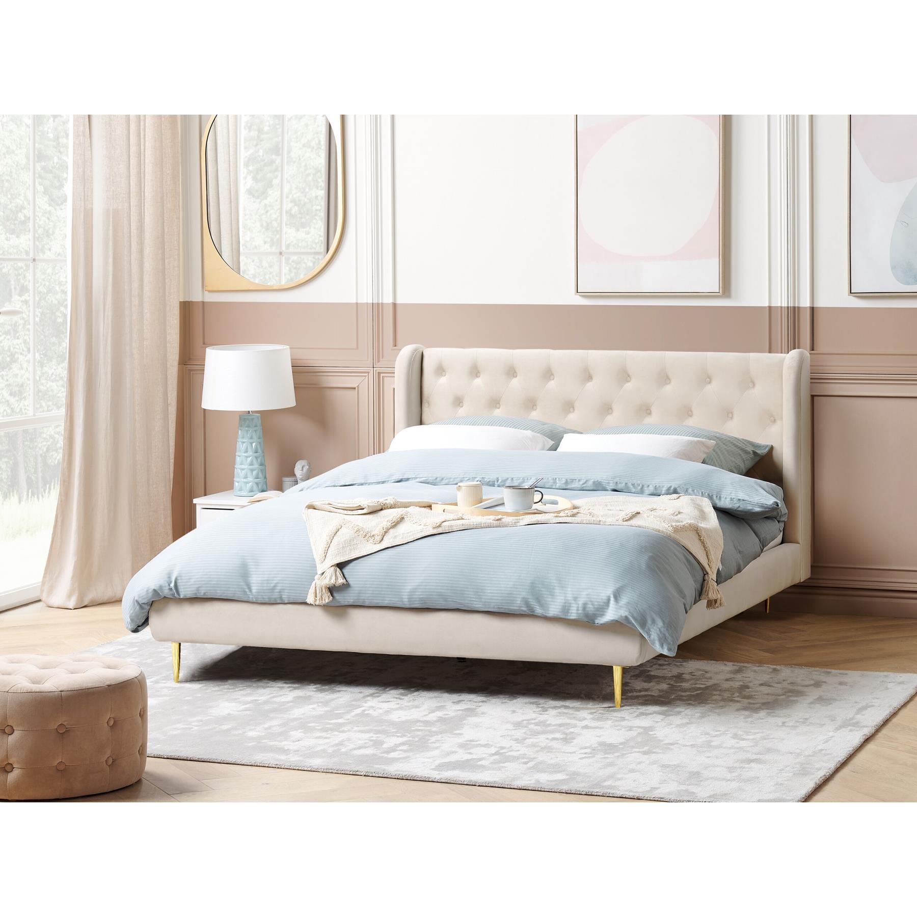 Beliani - FORBACH - Tweepersoonsbed - Beige - 180 x 200 cm - Fluweel