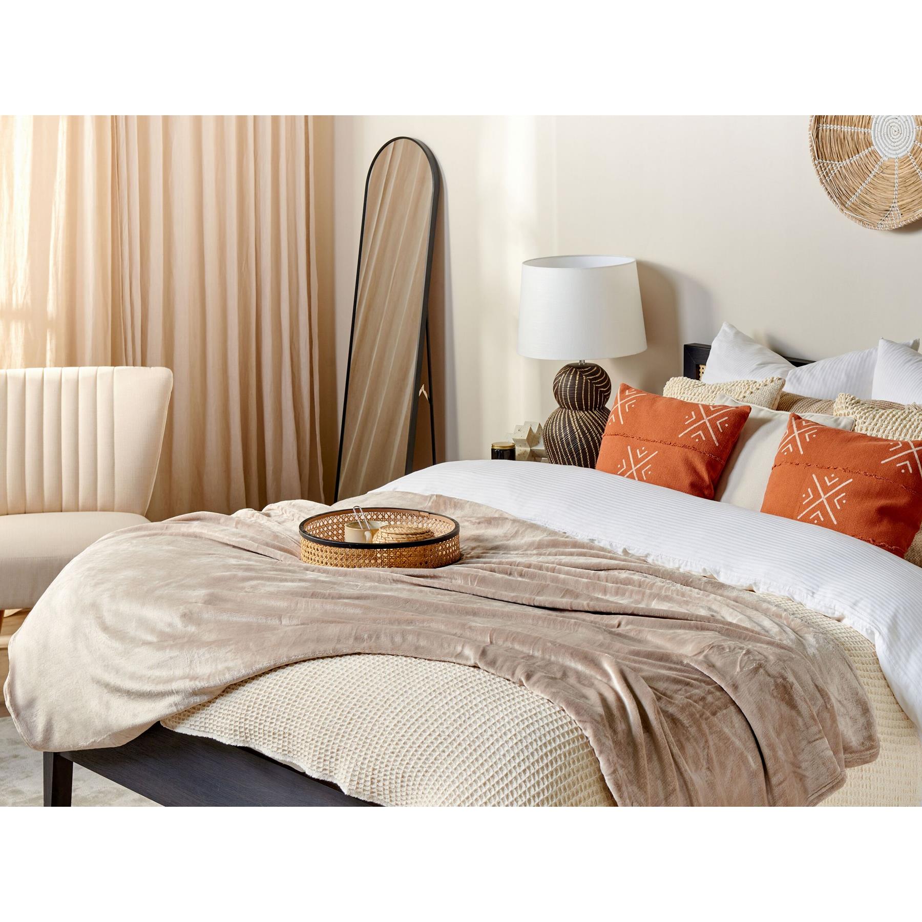 Beliani - BAYBURT - Deken - Beige - 150 x 200 cm - Polyester