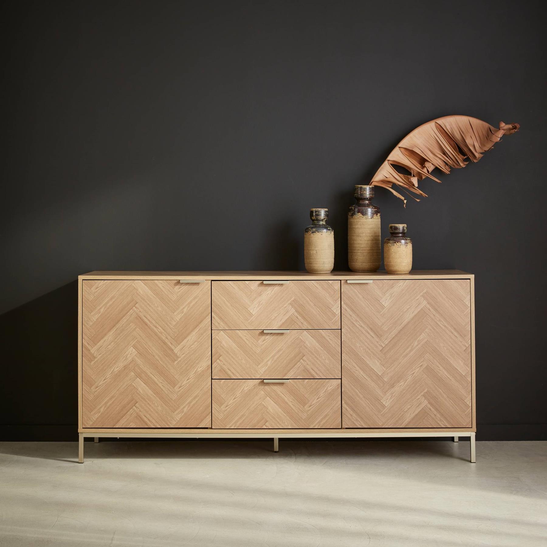 sweeek - Commode met visgraatmotief - Boedapest