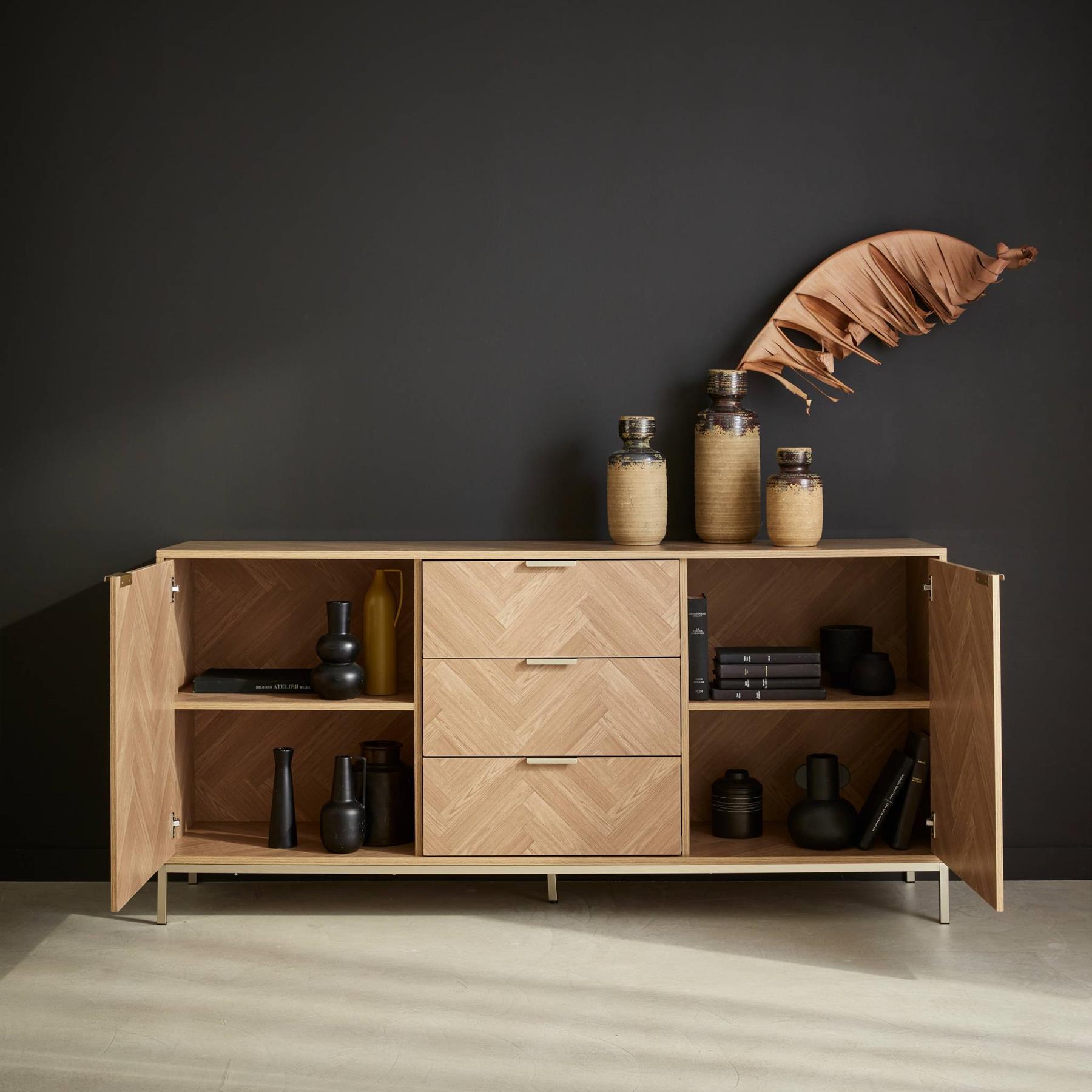 sweeek - Commode met visgraatmotief - Boedapest