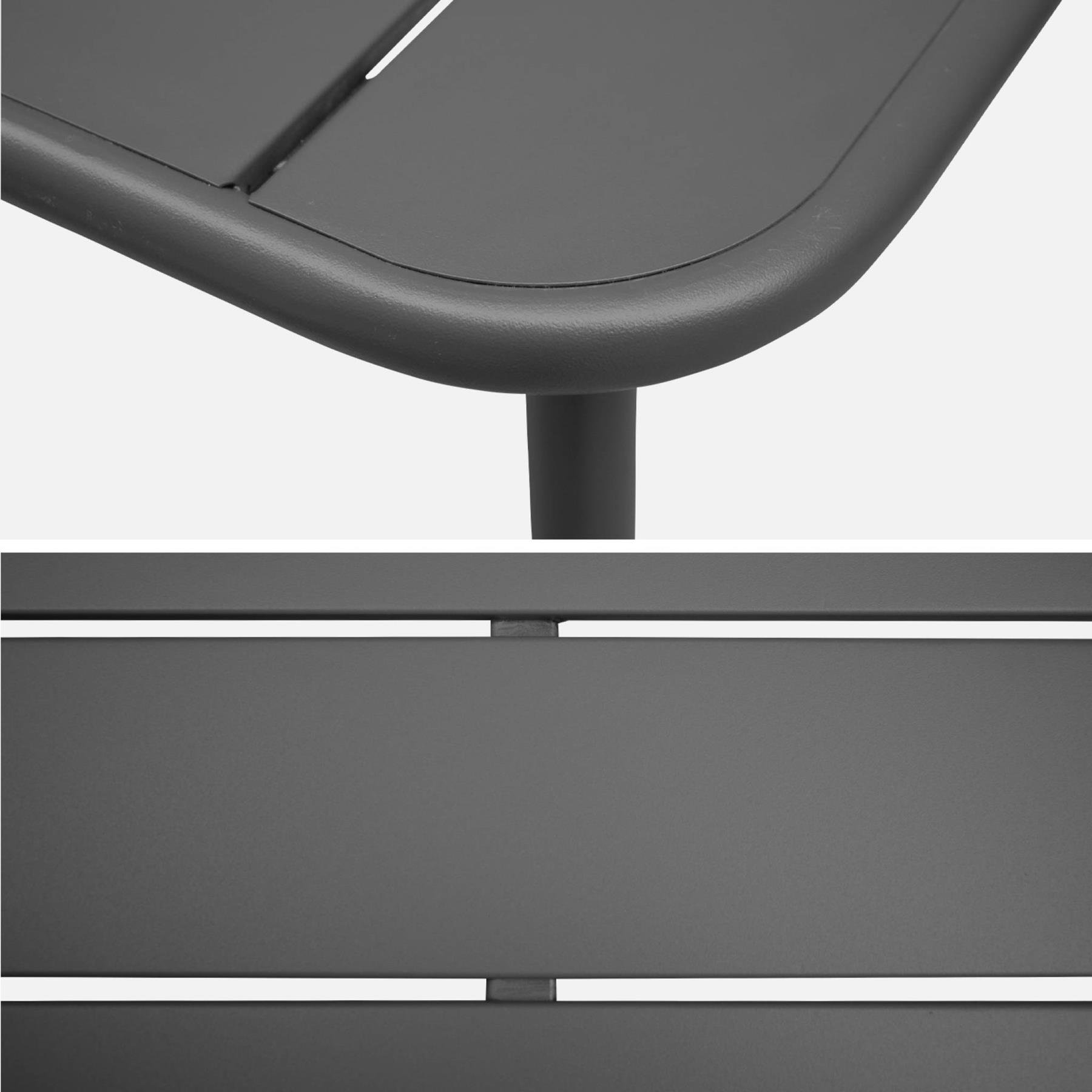 sweeek - 2-zits metalen tuintafel