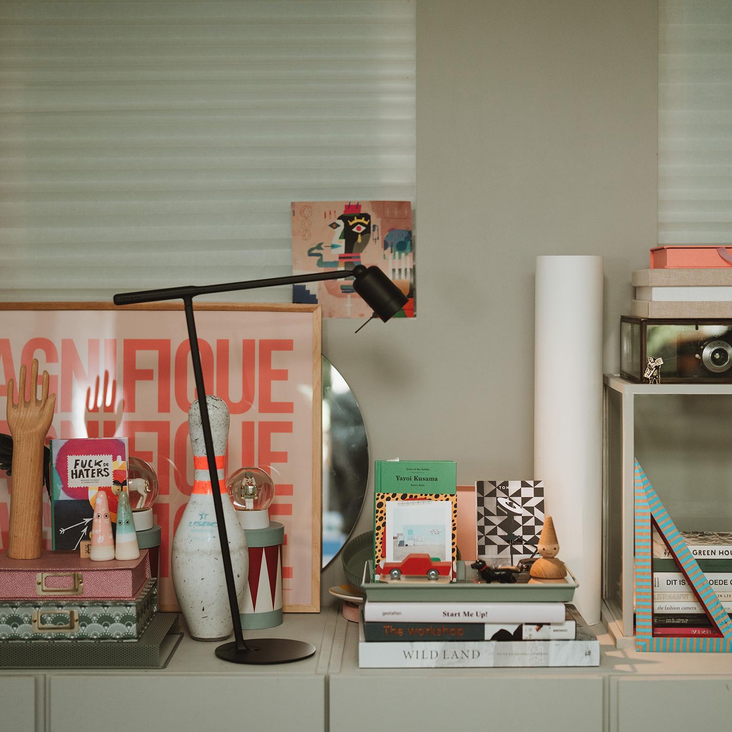 Tonone One bureaulamp LED oplaadbaar Smokey Black