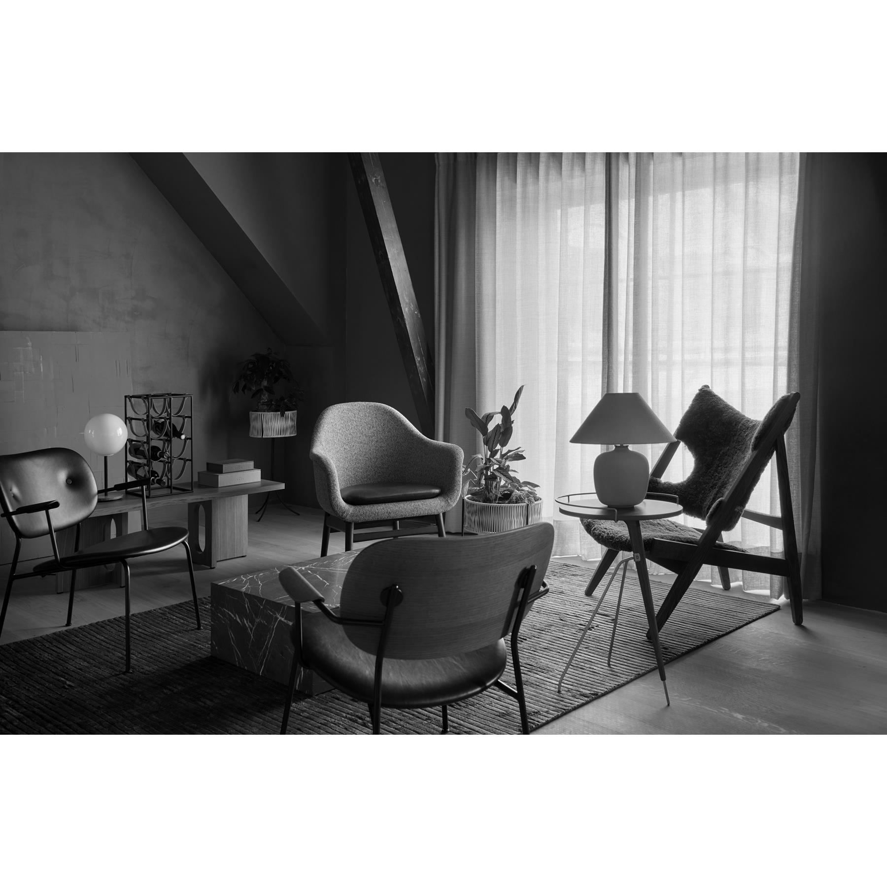 Audo Copenhagen Co fauteuil gestoffeerd leder Dakar 0842 naturel eiken