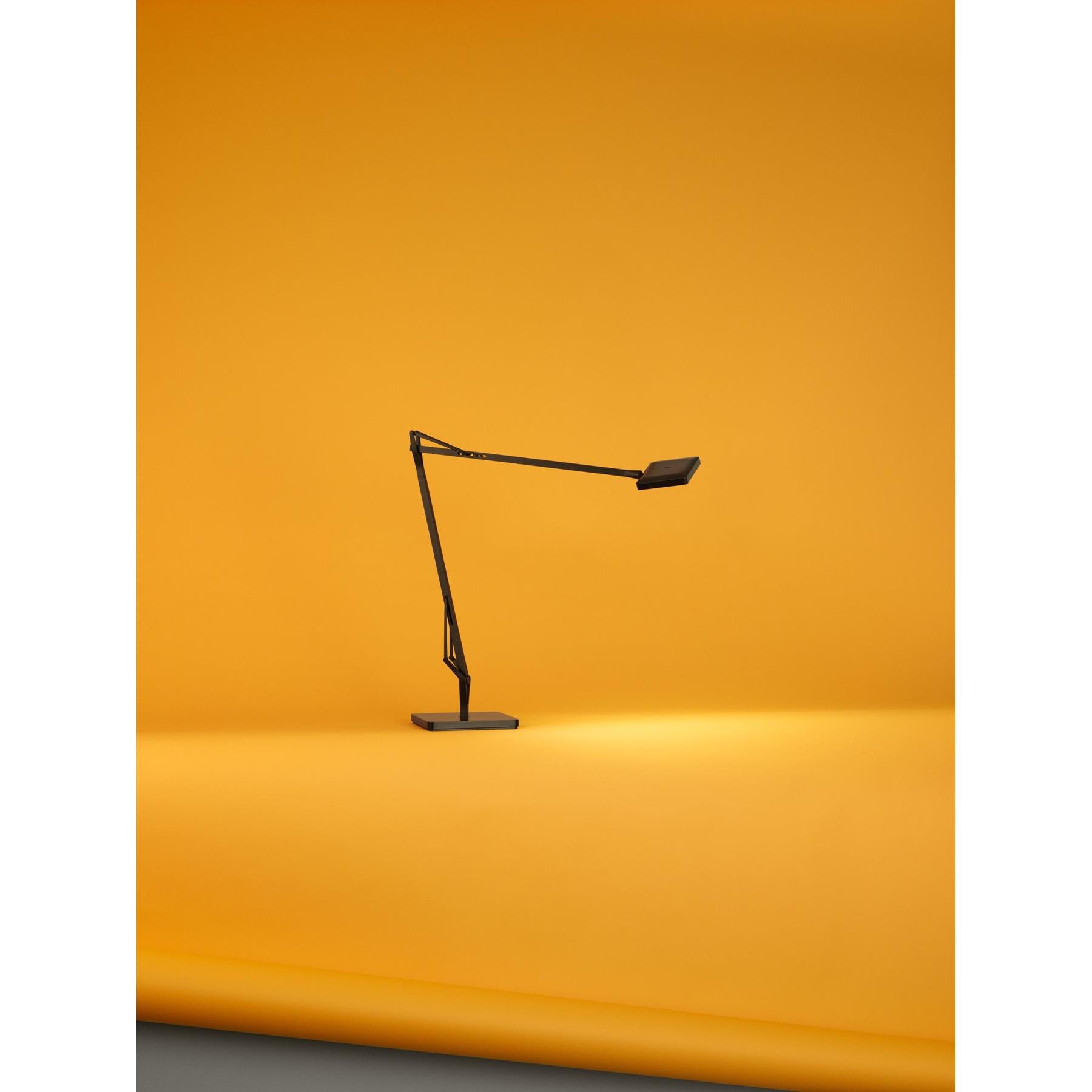 Flos Kelvin Edge bureaulamp LED titanium