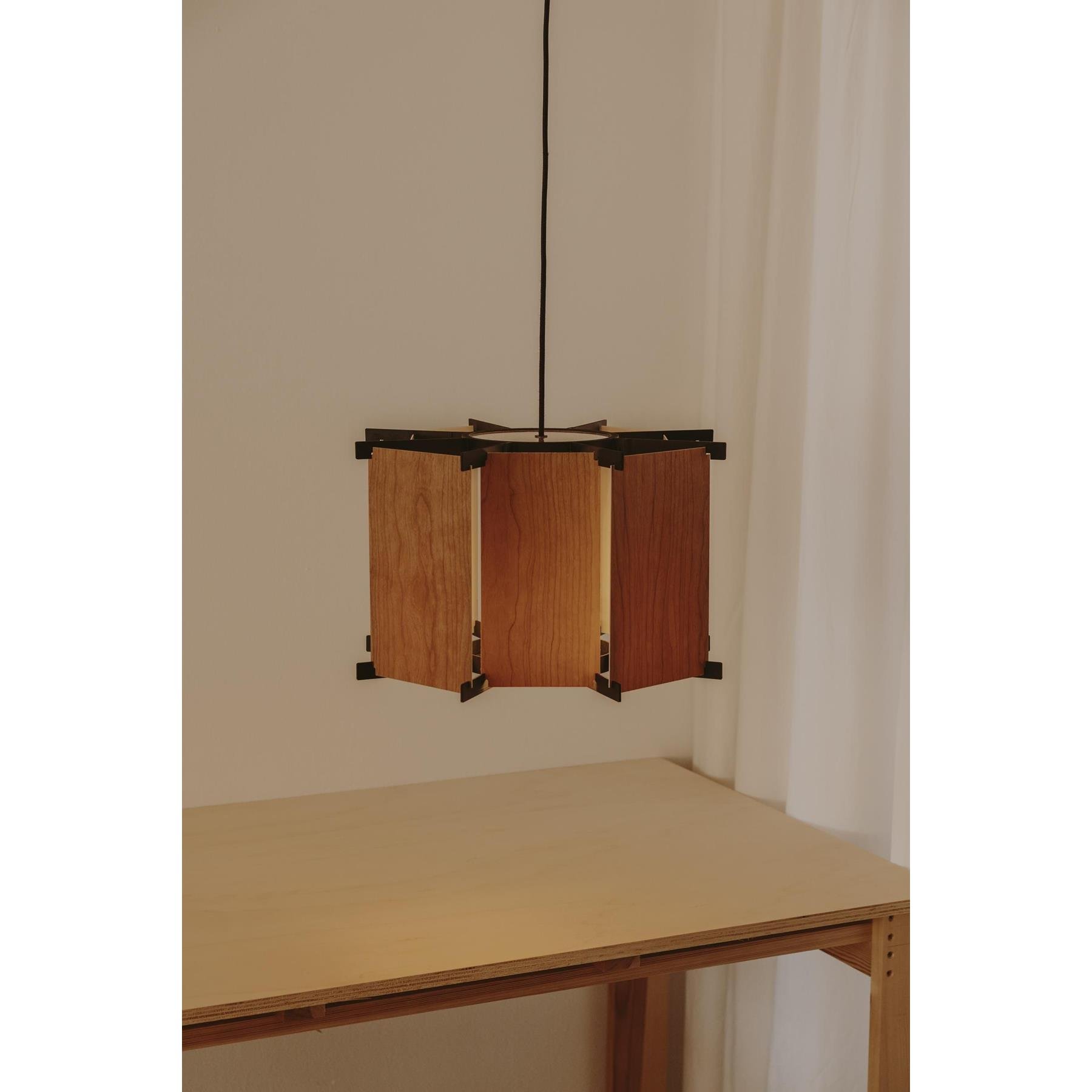 Marset MVV hanglamp Ø45 cherry wood
