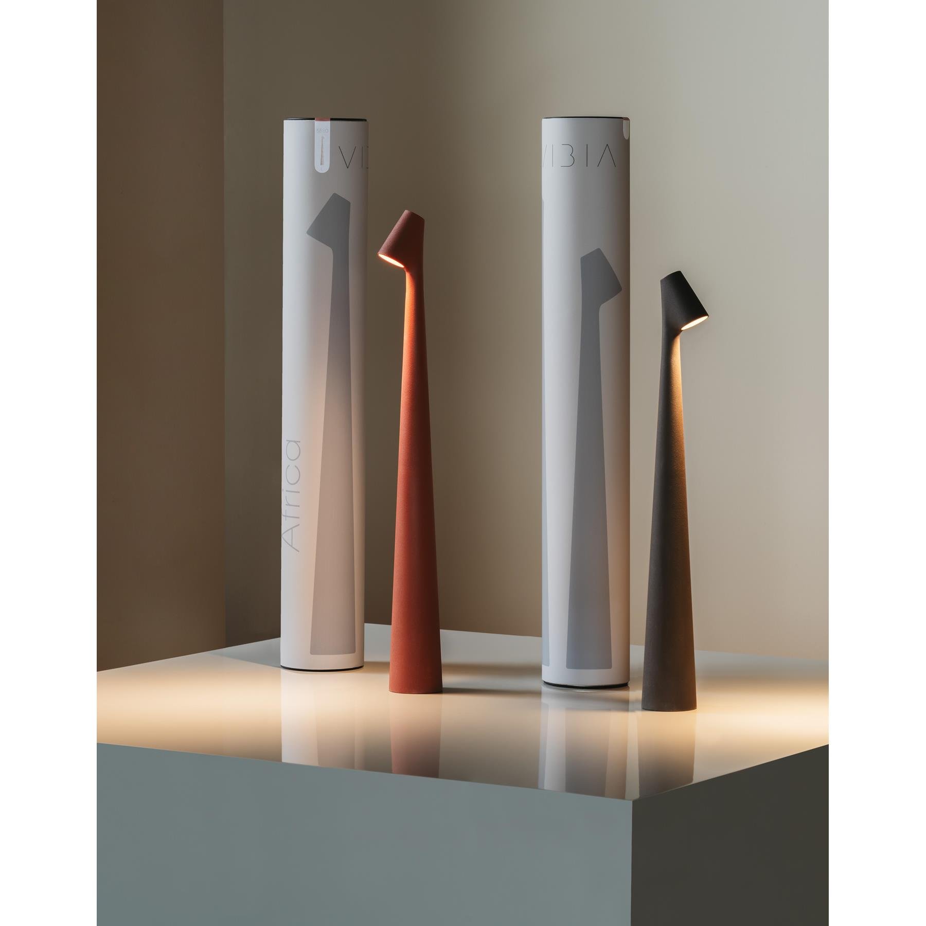 Vibia Africa 5580 tafellamp LED oplaadbaar large terra