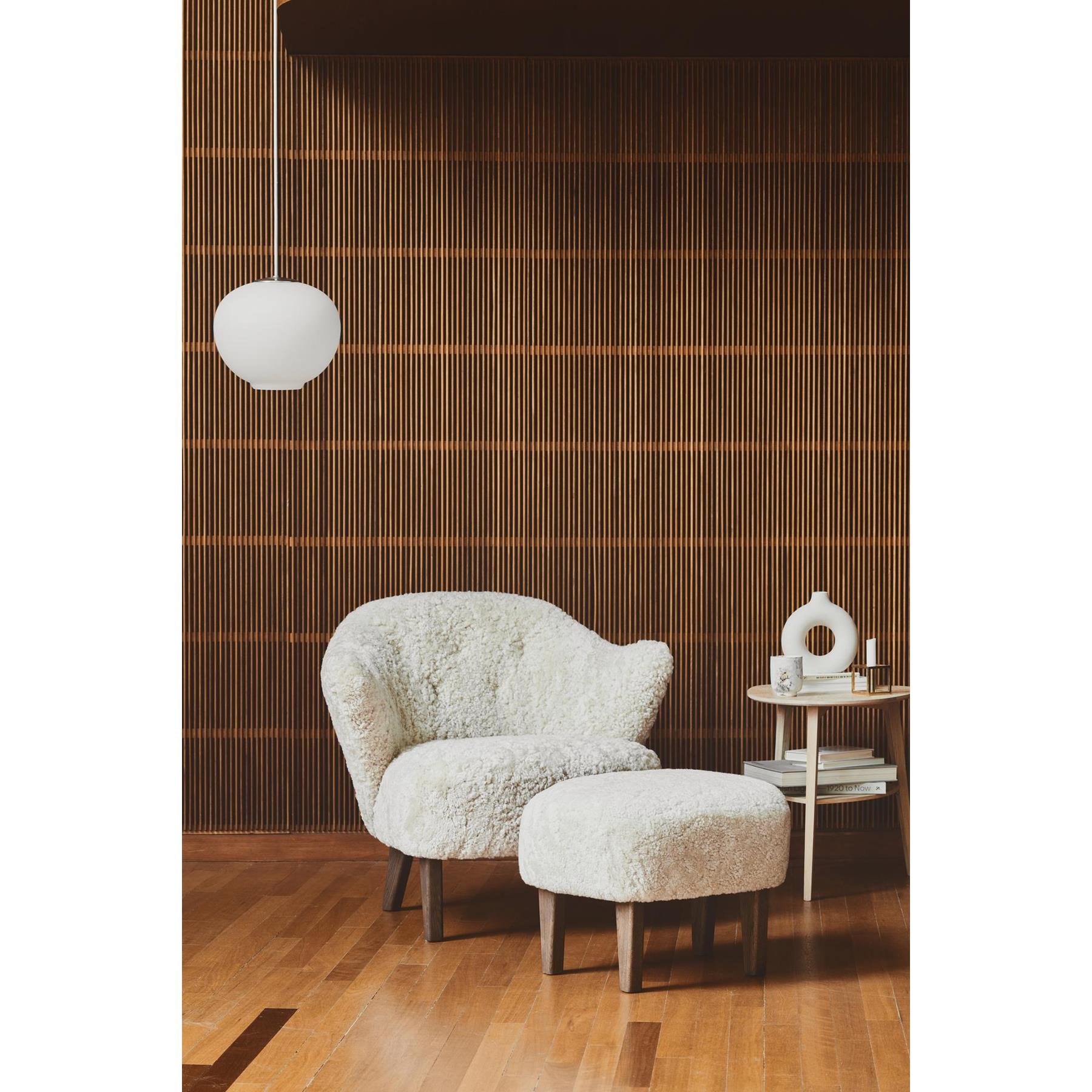 Audo Copenhagen Ingeborg voetenbank donker eiken Sheepskin Honey