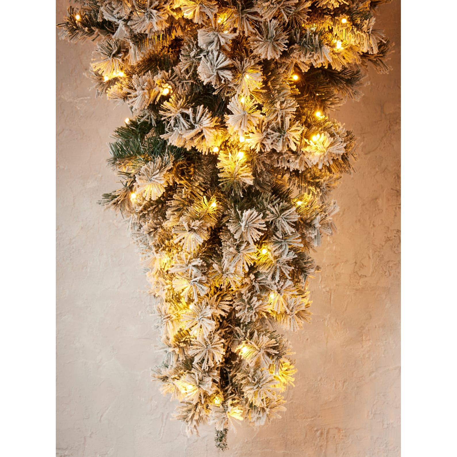 Wintervalley Trees - Kunstkerstboom Osler - 240x155cm - Besneeuwd