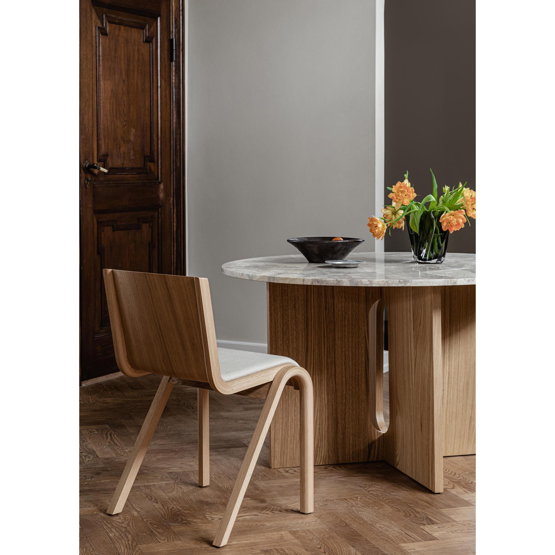 Audo Copenhagen Ready eetkamerstoel rood gebeitst eiken, zitting