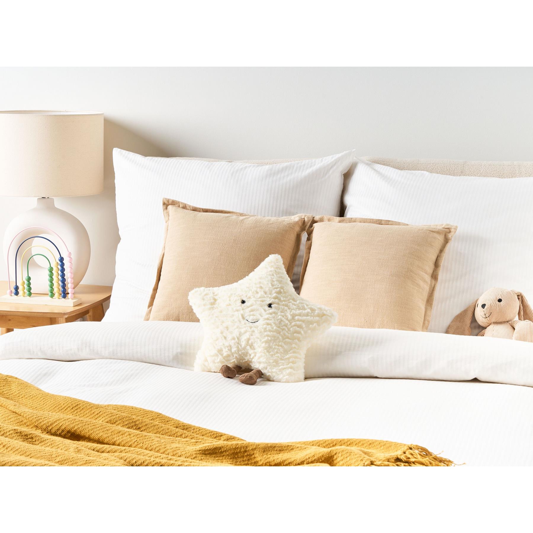 Beliani - STARFRUIT - Sierkussen - Wit - Polyester
