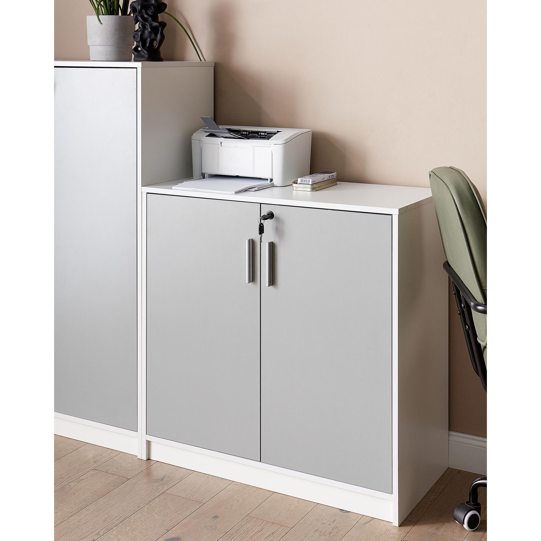 Beliani - ZEHNA - Sideboard 2 deuren - Lichtgrijs|Wit - Vezelplaat