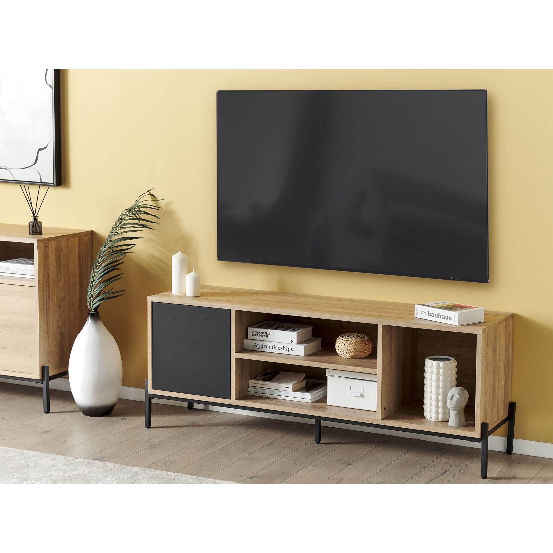 Beliani - MOINES - TV-meubel - Lichte houtkleur - MDF