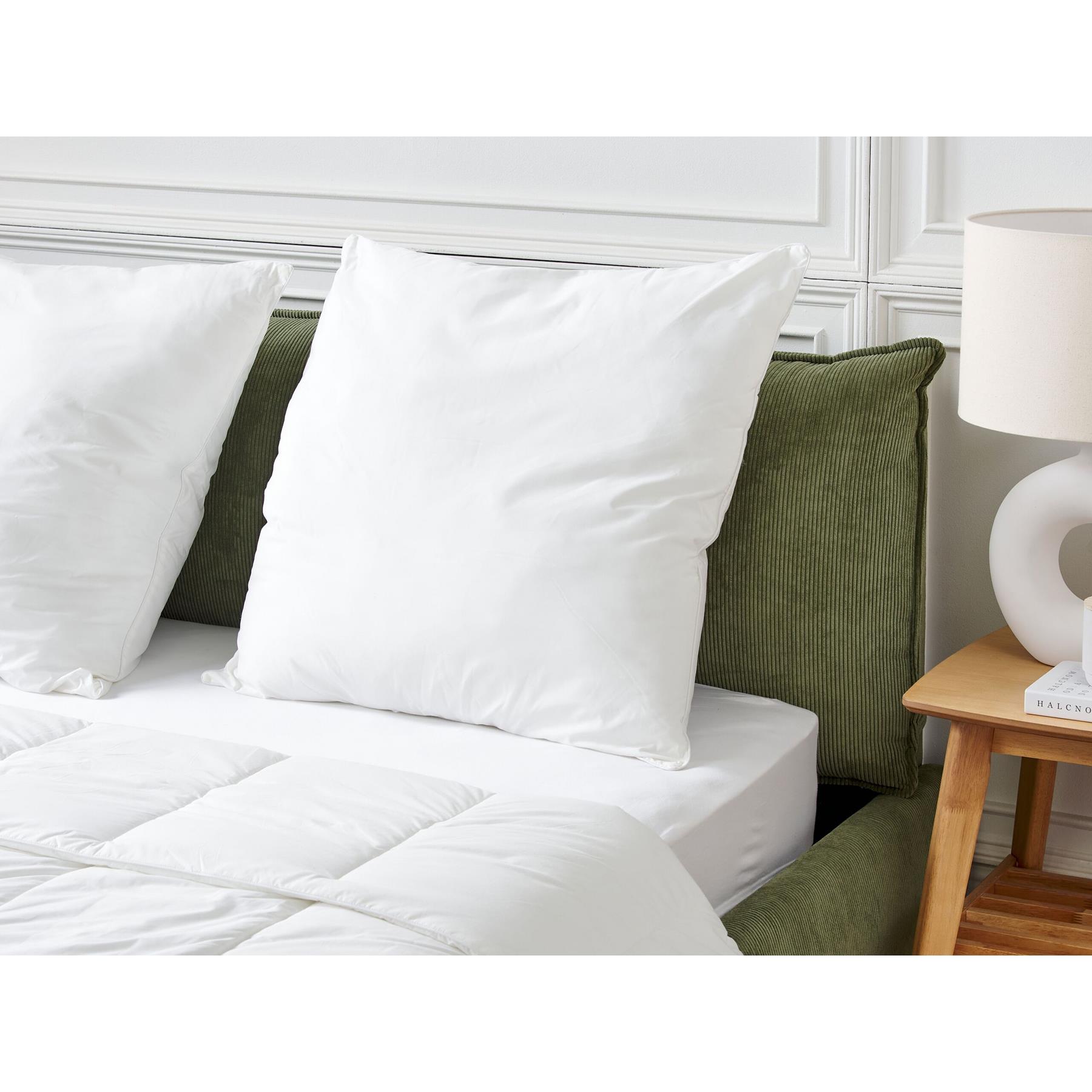 Beliani - THIMPU - Hoofdkussen laag - Wit - 80 x 80 cm - Polyester