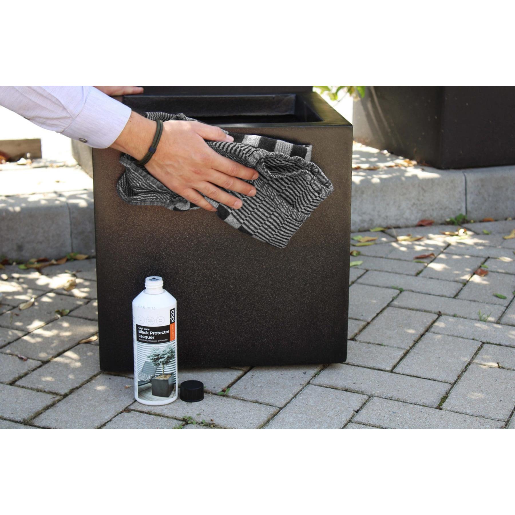 Capi Europe Black Protector Lacquer 500 ml - 7x20 - Wit