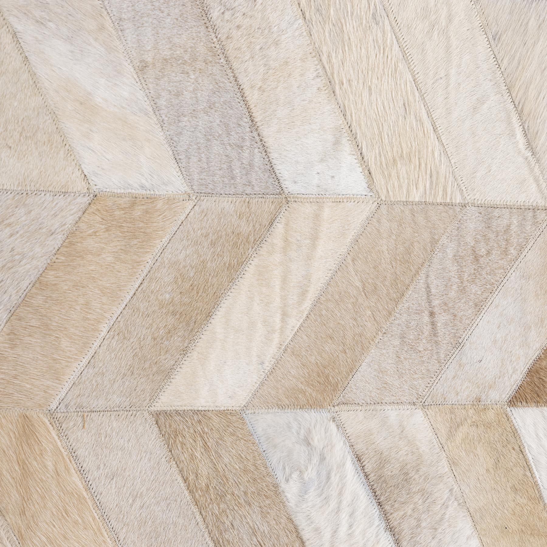 PTMD Joanne Beige cowhair patchwork carpet round S