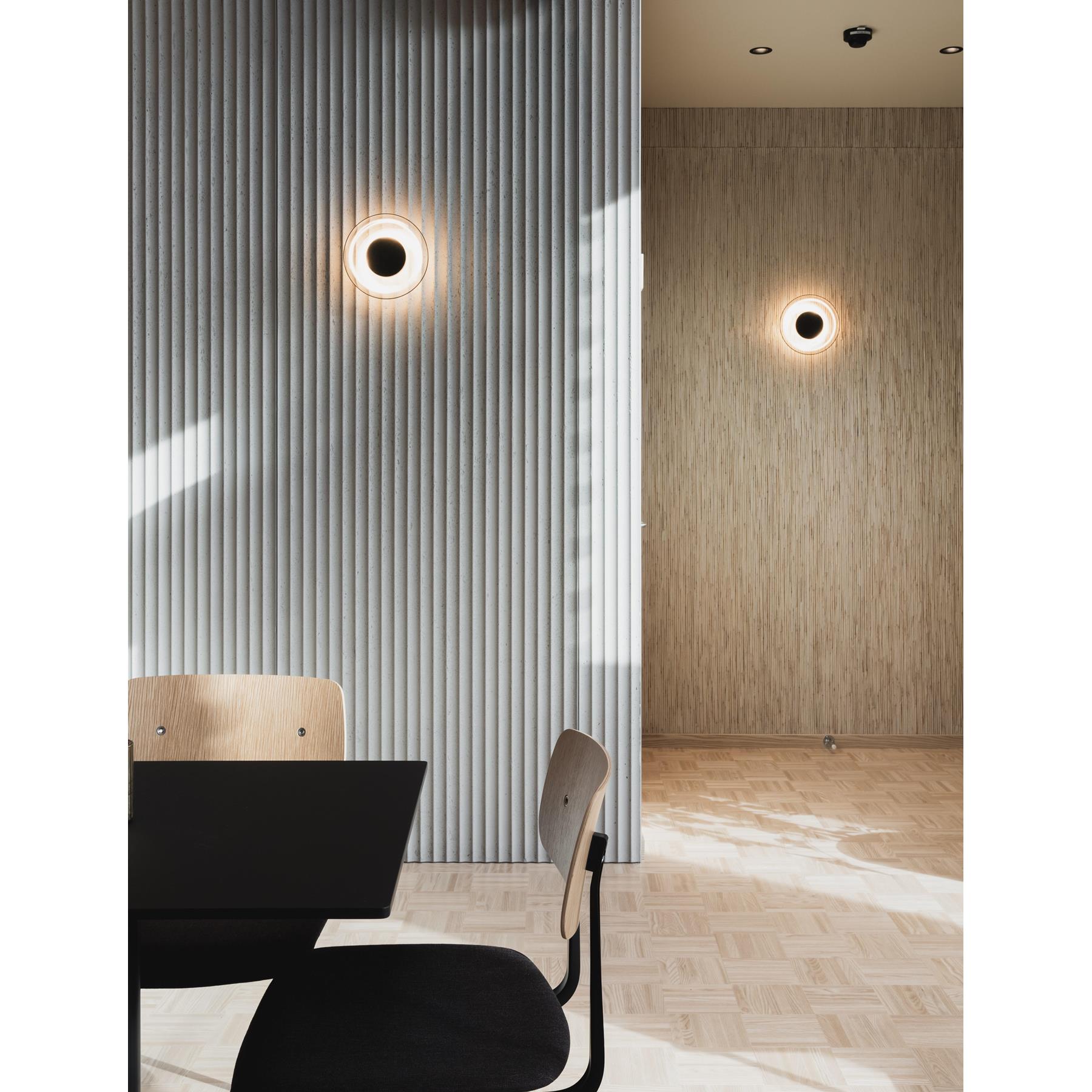 Marset Aura Plus wandlamp LED Ø25 transparant smoked