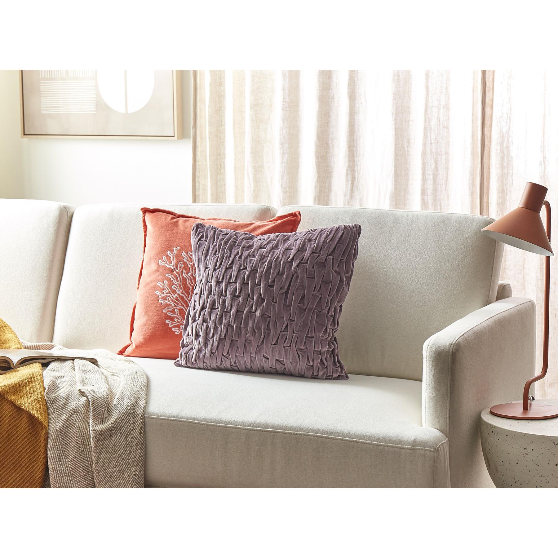 Beliani - CHIRITA - Sierkussen - Paars - 45 x 45 cm - Fluweel