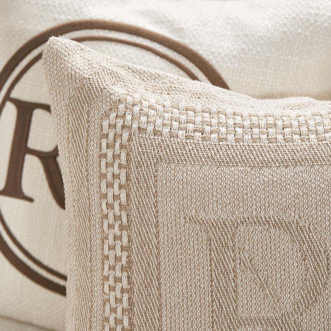 Riviera Maison Kussenhoes Beige geborduurd 50x50 - Monogram Jacquard