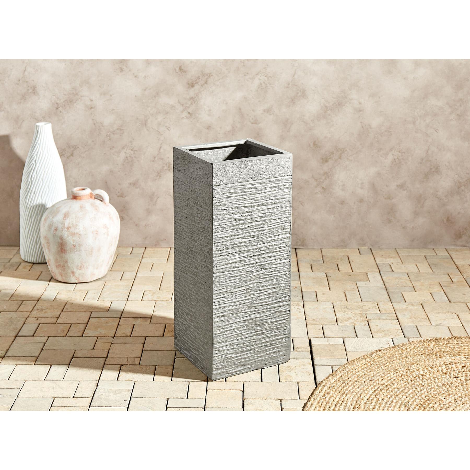 Beliani - DION - Plantenbak - Lichtgrijs - 60 cm - Klei-vezelmengsel