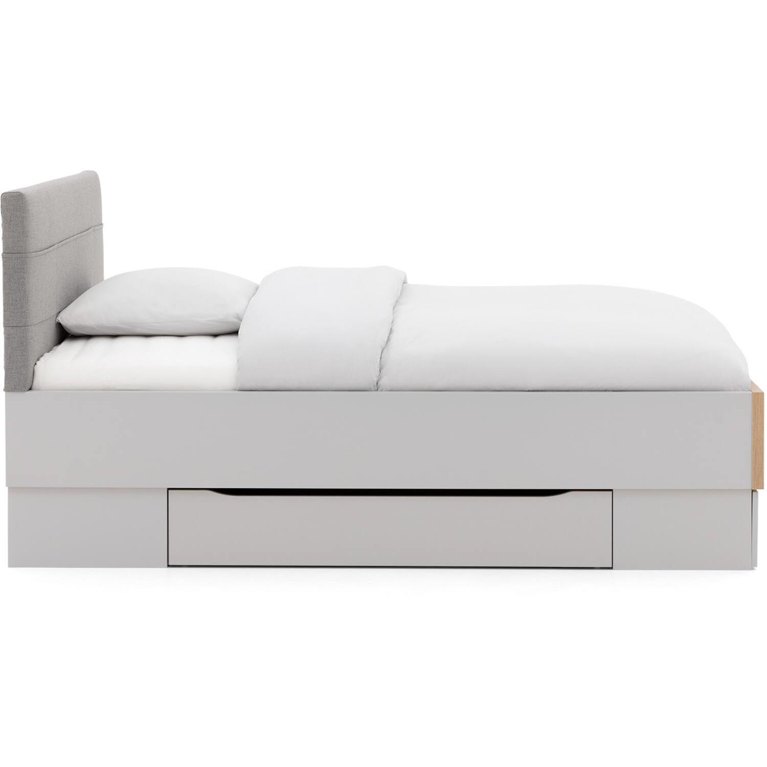 Goossens Bedframe Ita - 120 x 210 - Zijdegrijs met accent eiken