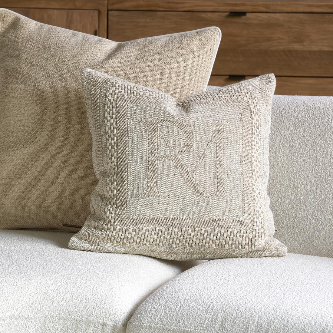 Riviera Maison Kussenhoes Beige geborduurd 50x50 - Monogram Jacquard