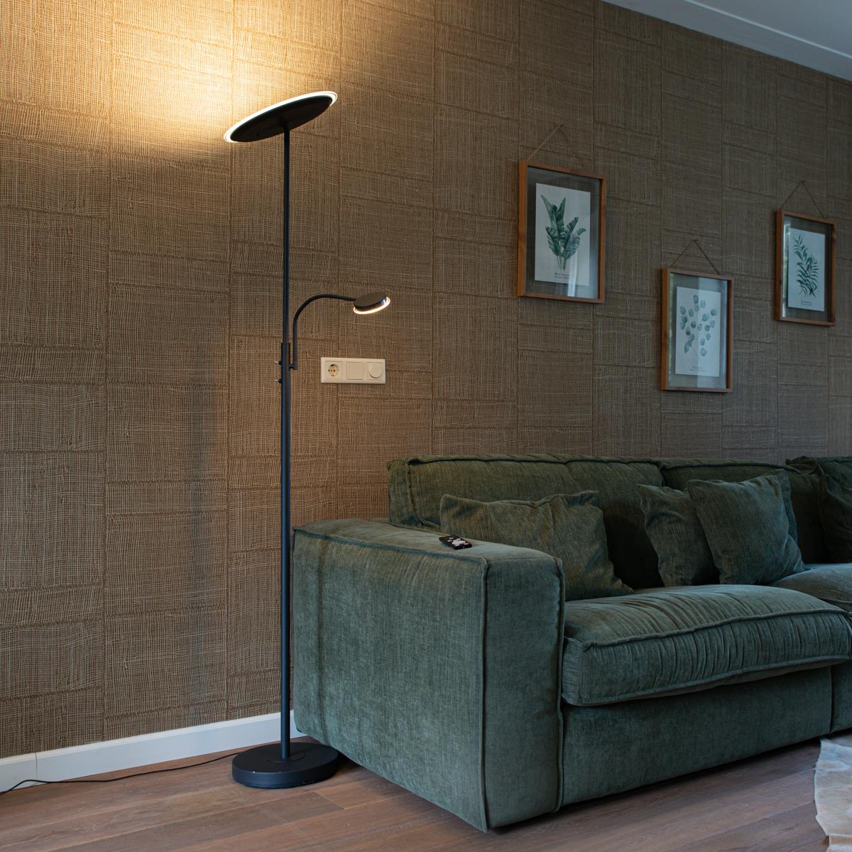 QAZQA Moderne vloerlamp zwart incl. LED dimbaar met leesarm - Strela
