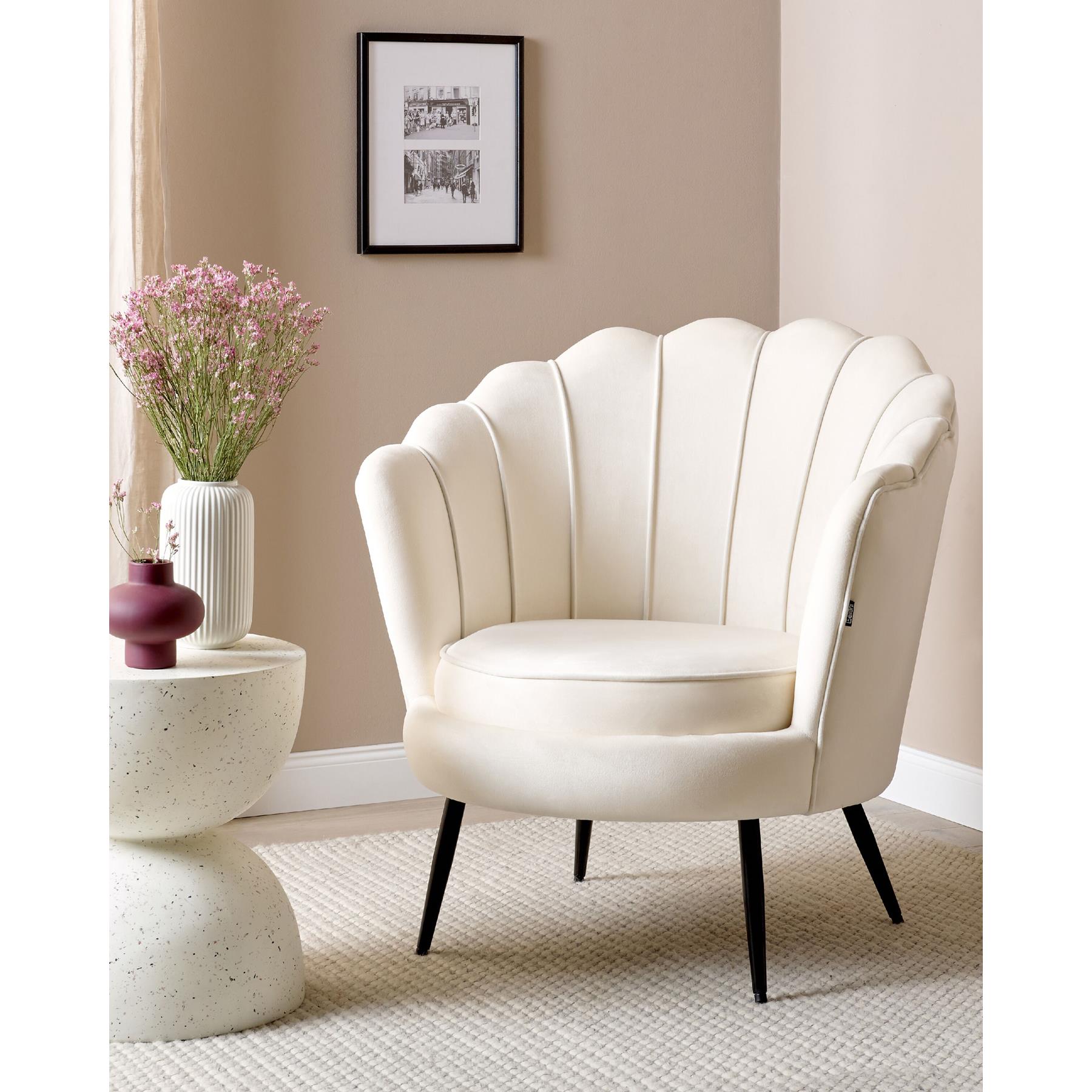 Beliani - LOVIKKA - Fauteuil - Gebroken wit - Fluweel