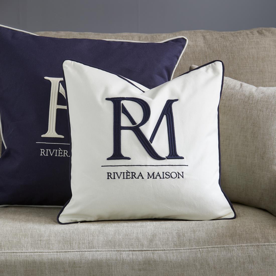 Riviera Maison Kussenhoes wit met blauw tekst 50x50 - RM Monogram