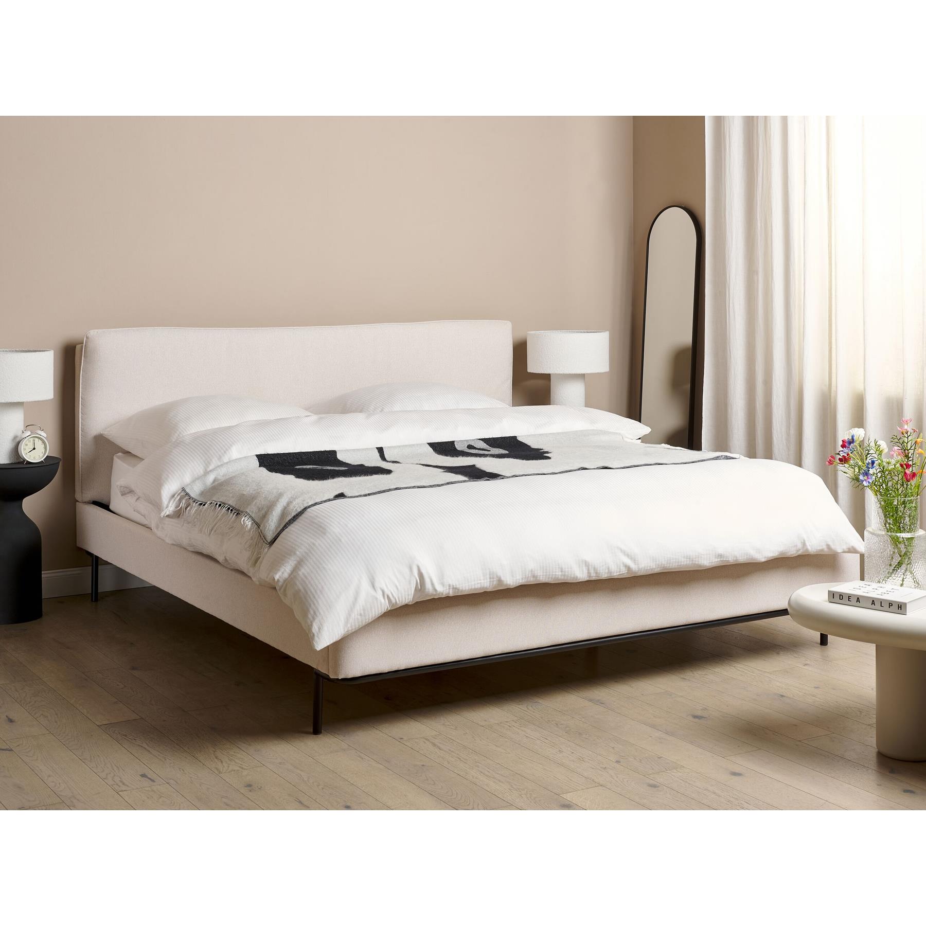 Beliani - CORIO - Tweepersoonsbed - Crème - 180 x 200 cm - Polyester