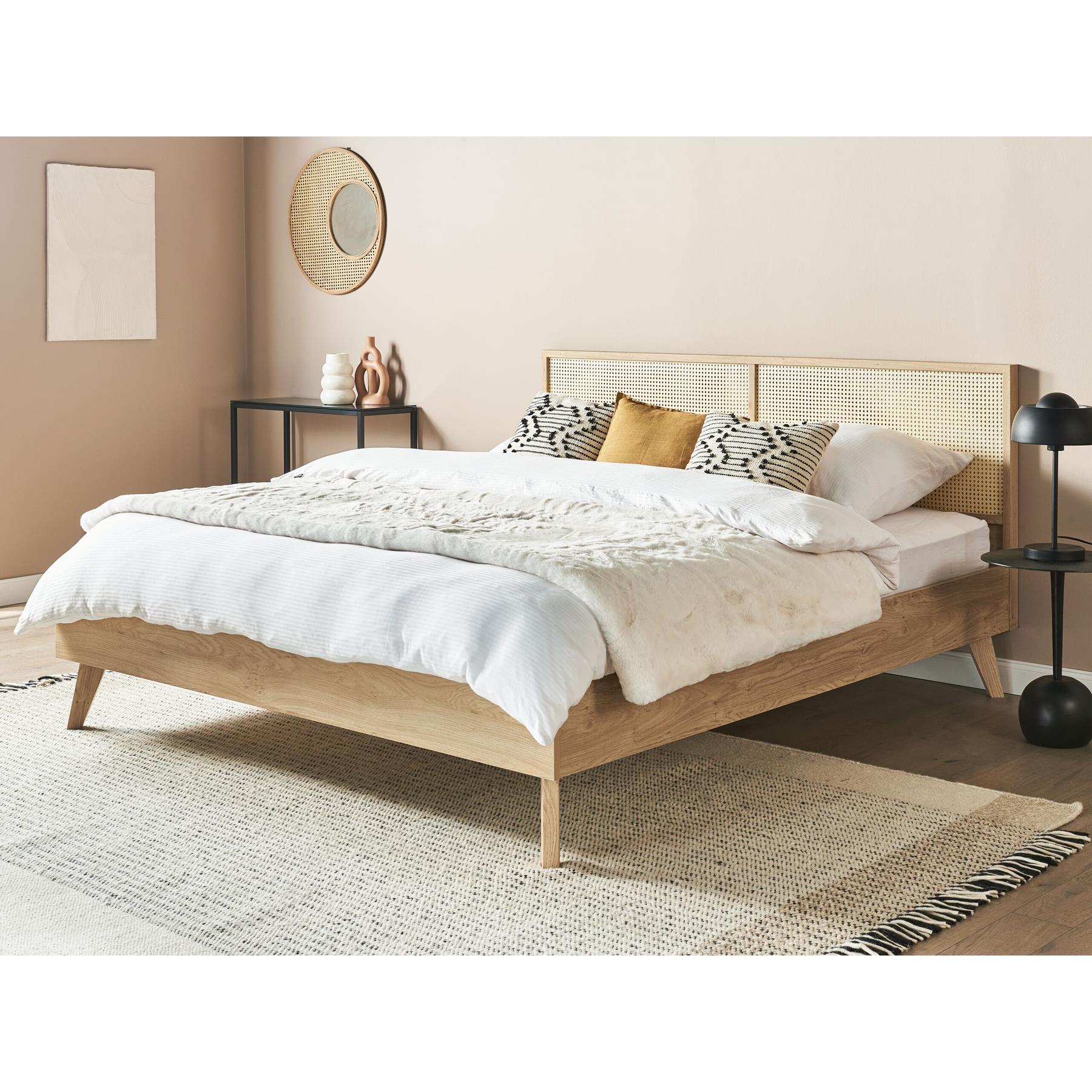 Beliani-MONPAZIER -Tweepersoonsbed-Lichthout-180 x 200 cm-Populierhout