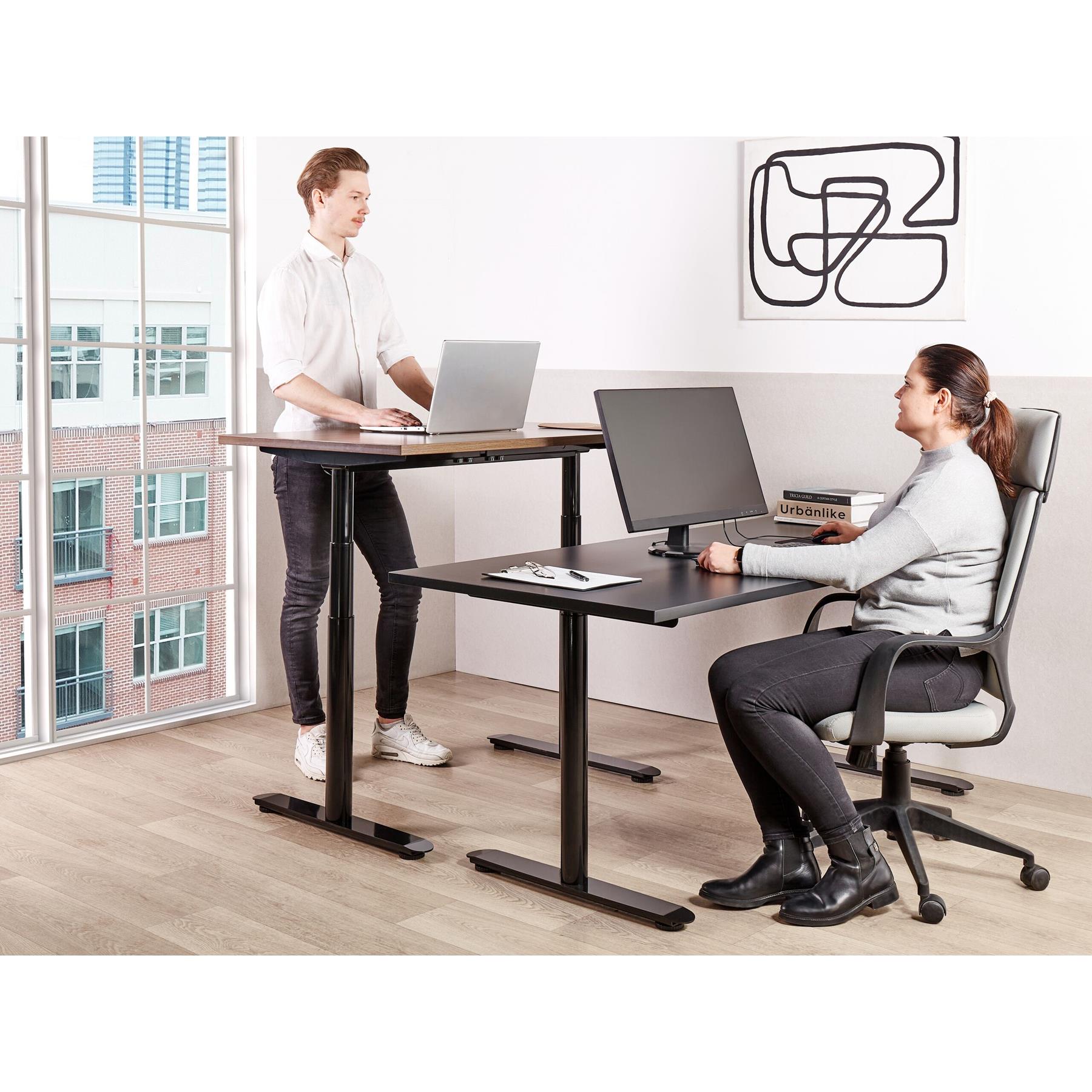 Beliani-DESTINAS-Elektrisch Verstelbaar bureau-Zwart-180 cm-MDF