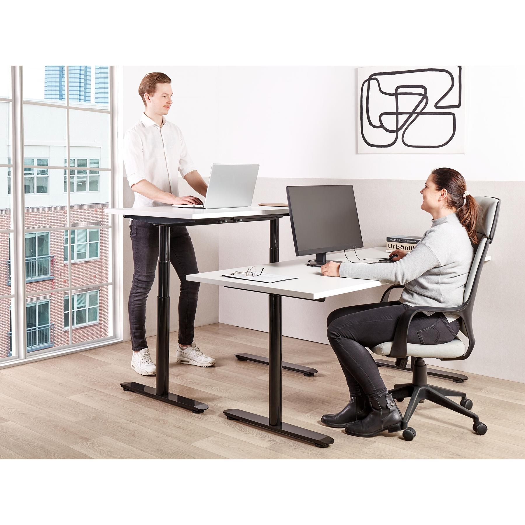 Beliani-DESTINAS-Elektrisch bureau-Wit|Zwart-120 cm-Spaanplaat