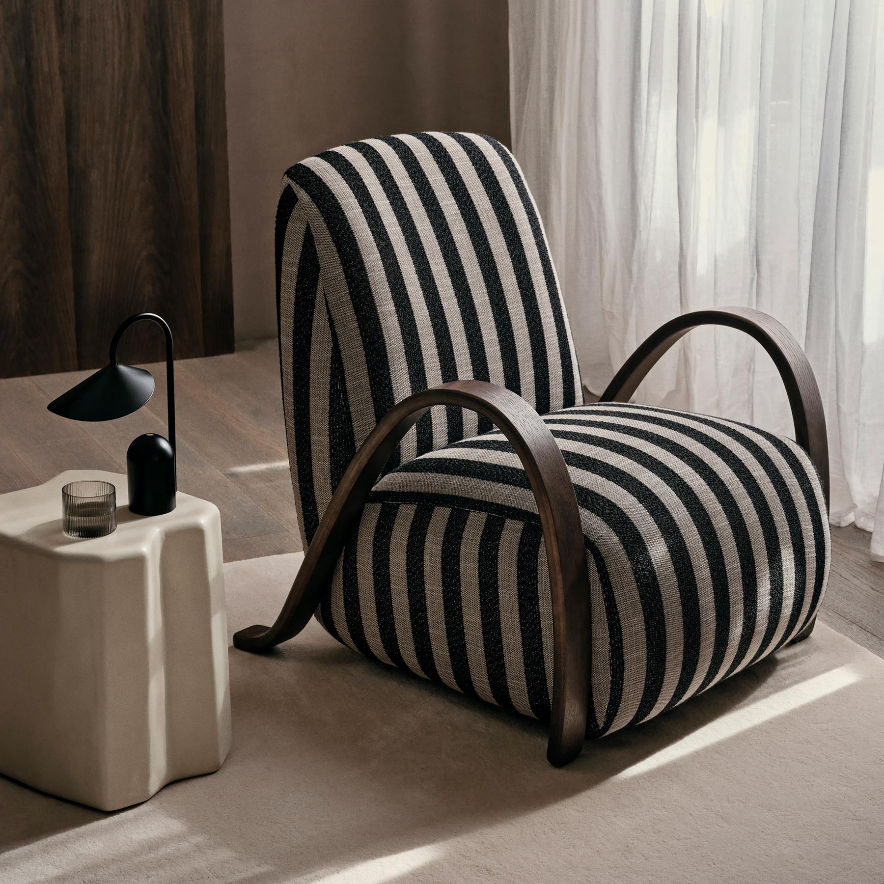 ferm LIVING Arum Oplaadbare Tafellamp - Zwart
