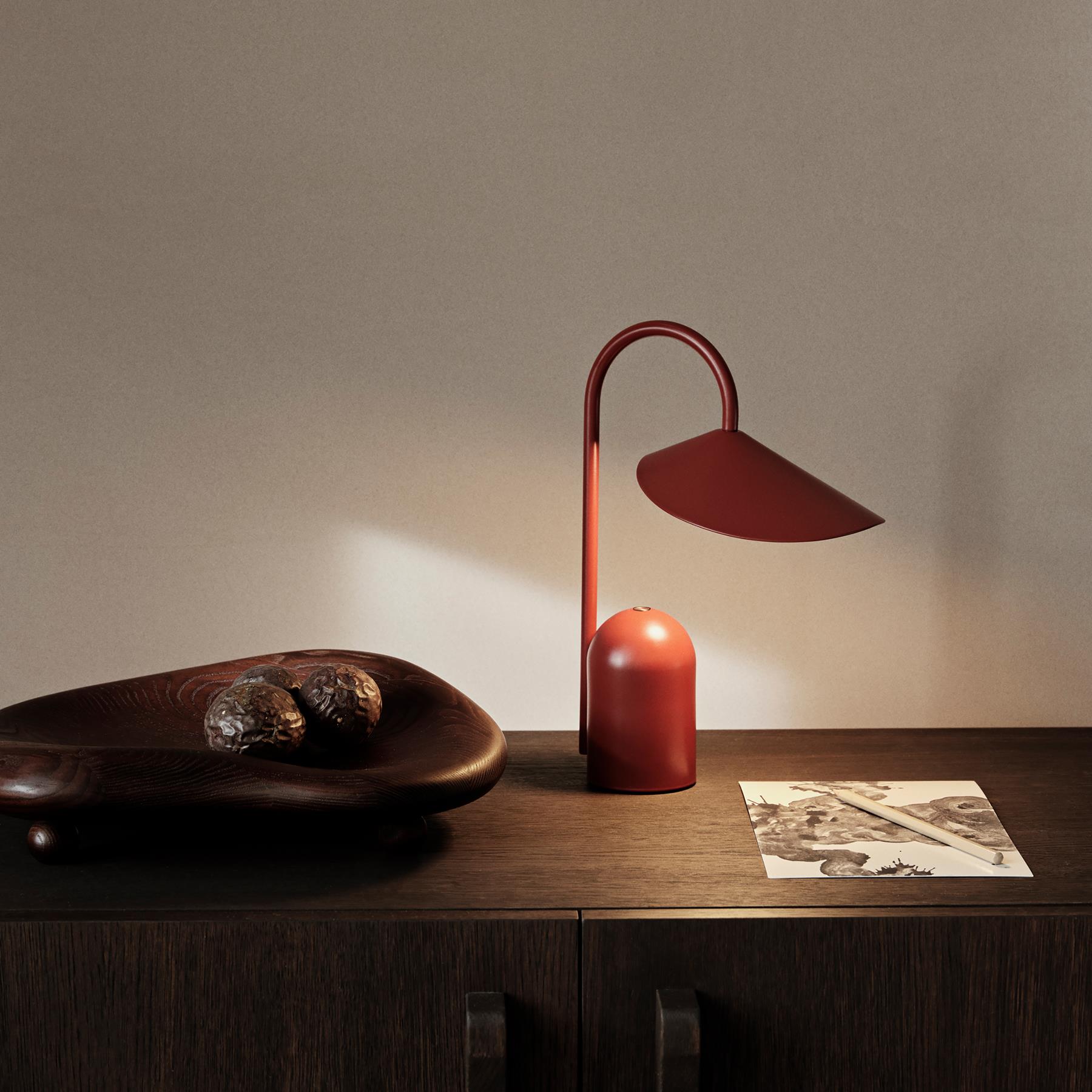 ferm LIVING Arum Oplaadbare Tafellamp - Oxide Red