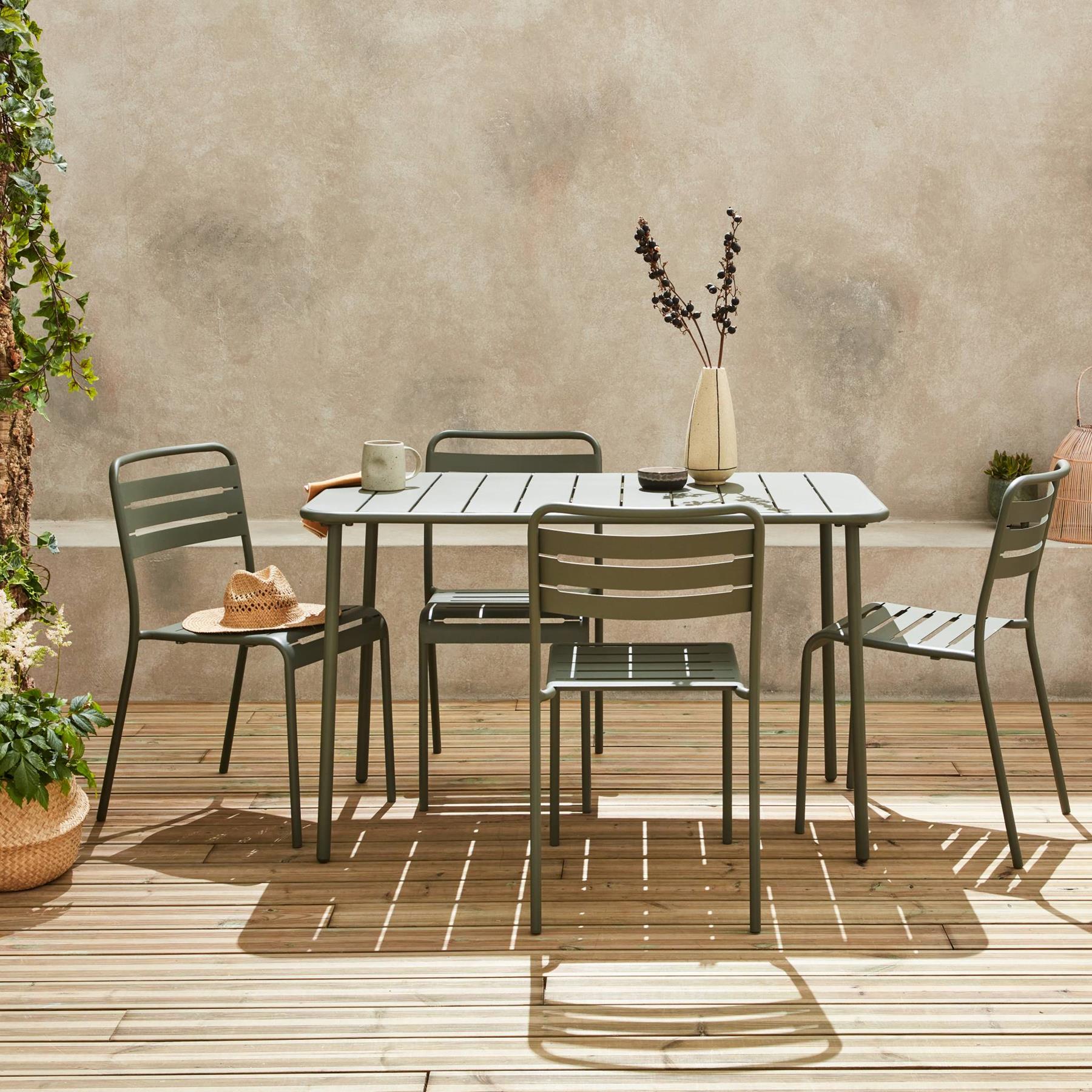 sweeek - Metalen tuintafel, 4 stoelen