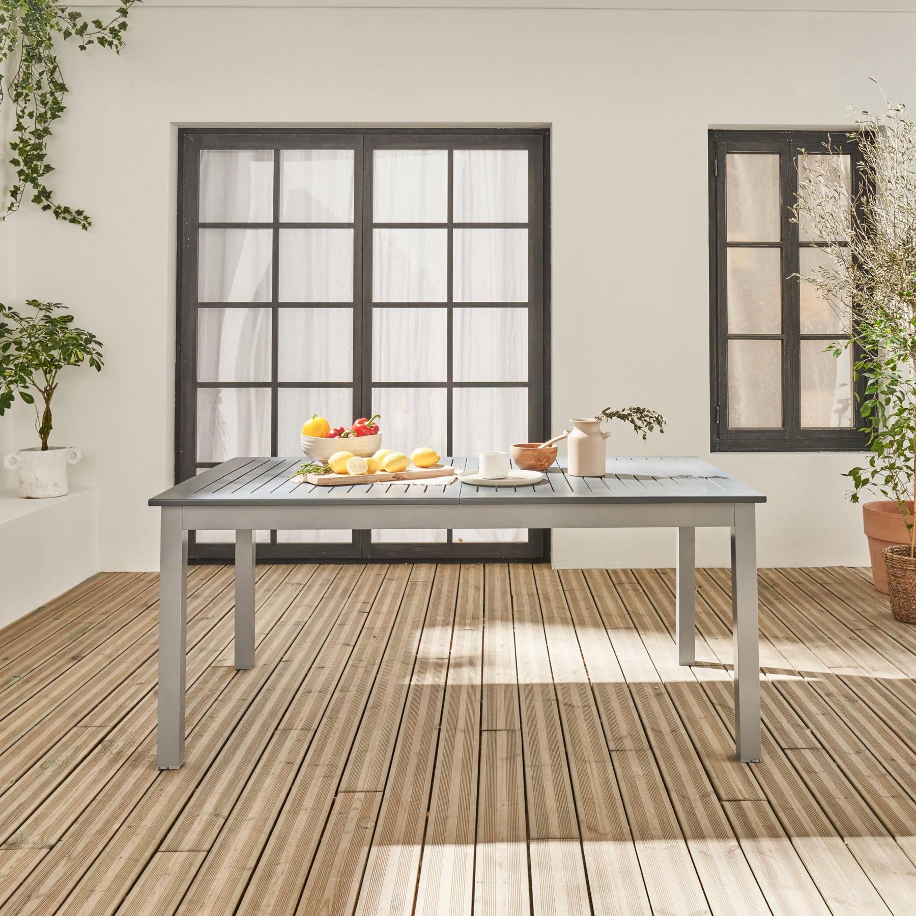 sweeek - Uitschuifbare aluminium tuintafel voor 8 personen