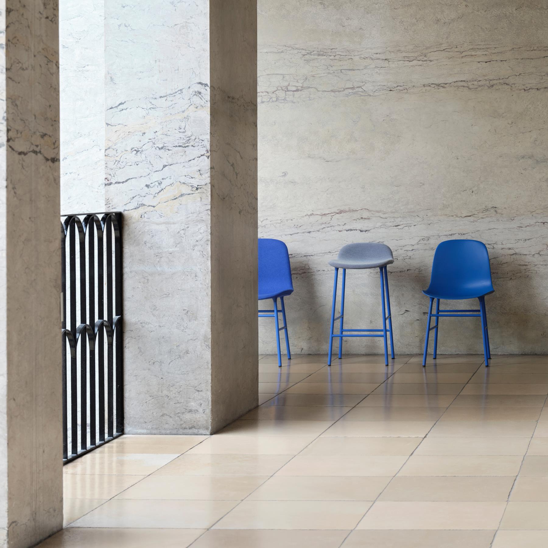 Normann Copenhagen Form Barkruk Low 65 cm - Staal - Bright Blue