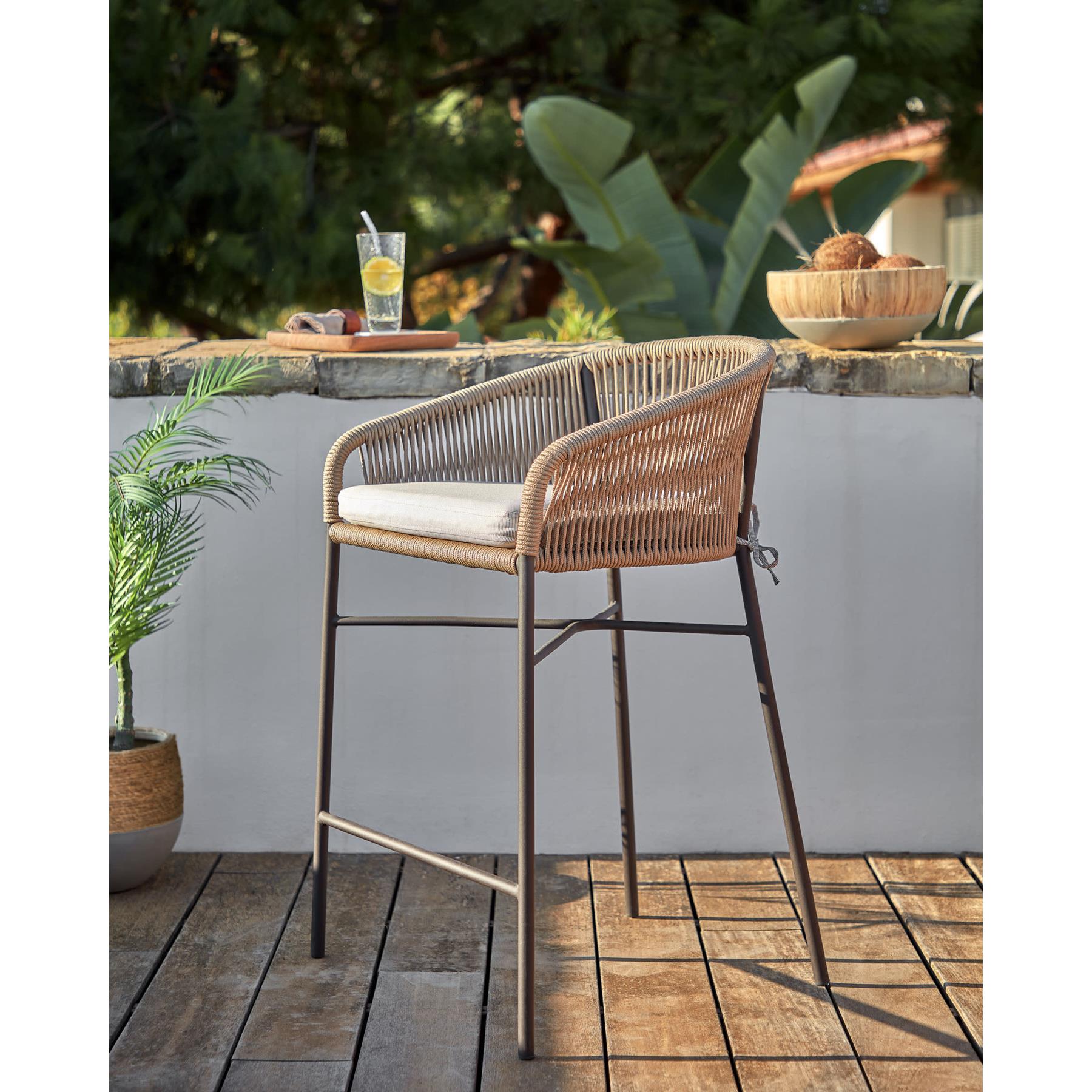 Kave Home - Kunstmatige palmboom met zwarte plantenpot 70 cm